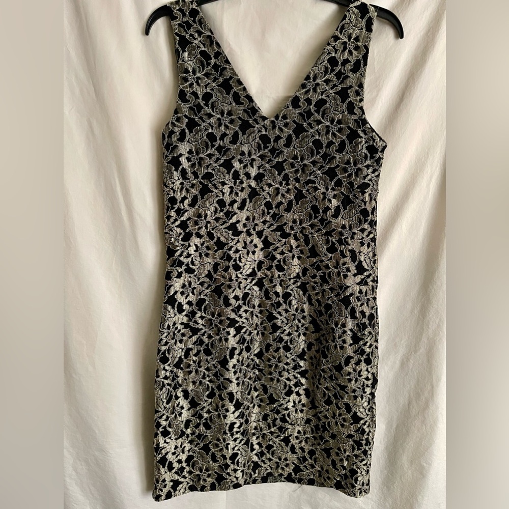 Lacey Cocktail Dress! Valerie Bertinelli black with gold lace and side zipper
